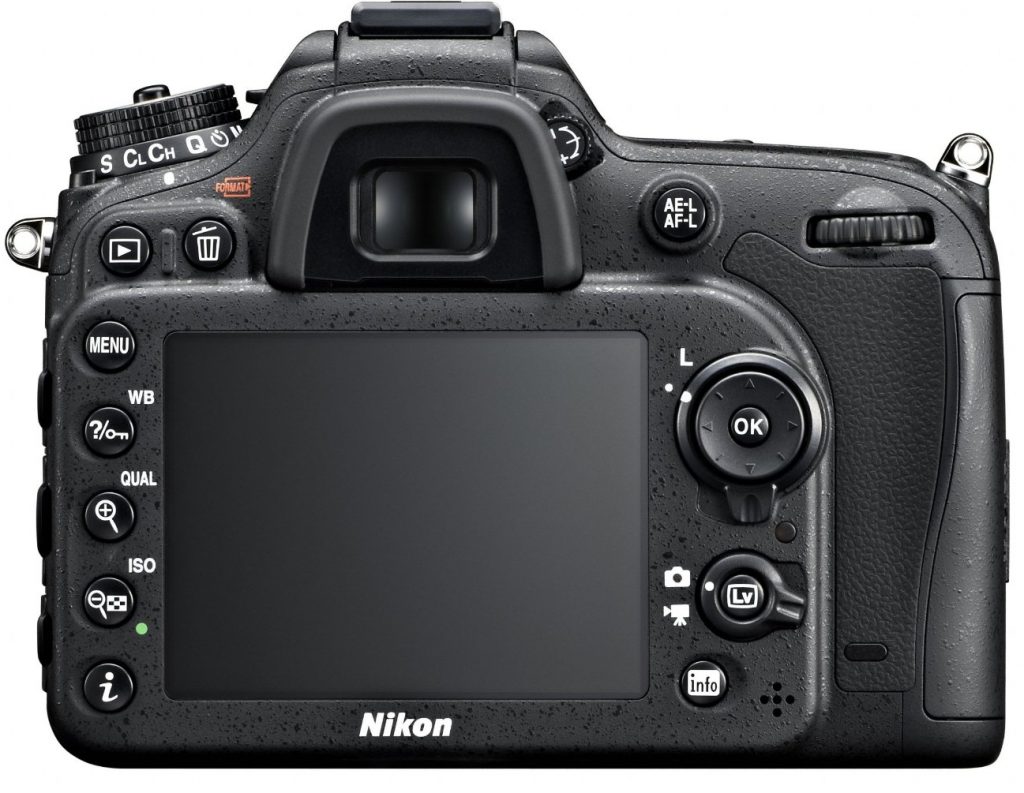 D7100-back